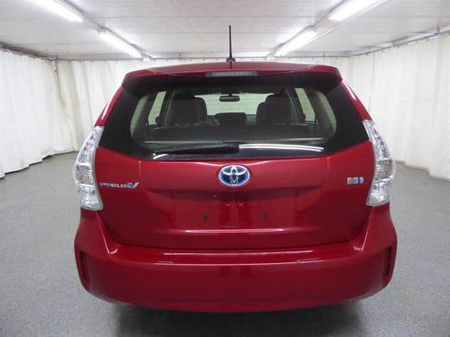 2013 Toyota Prius v Five