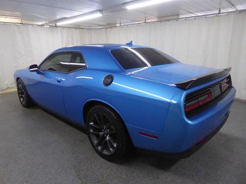 B5 Blue Pearlcoat 2023 Dodge Challenger R/T Scat Pack