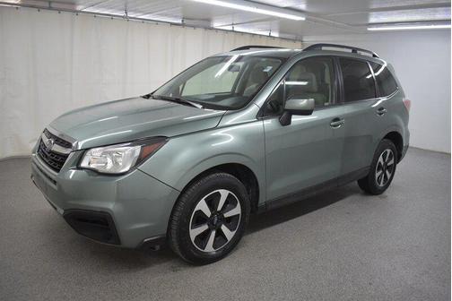 Jasmine Green Metallic 2017 Subaru Forester 2.5i Premium