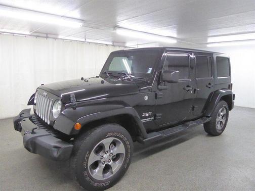 Black Clearcoat 2016 Jeep Wrangler Unlimited Sahara