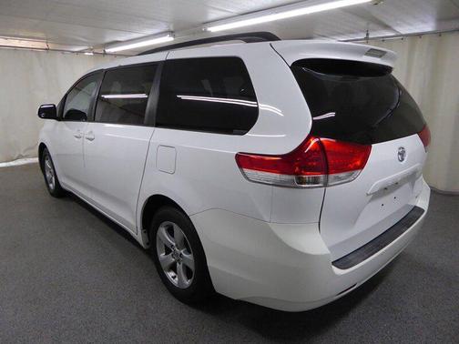 2014 Toyota Sienna LE