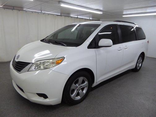 2014 Toyota Sienna LE
