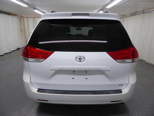 2014 Toyota Sienna LE