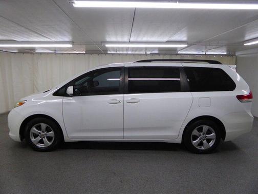 2014 Toyota Sienna LE