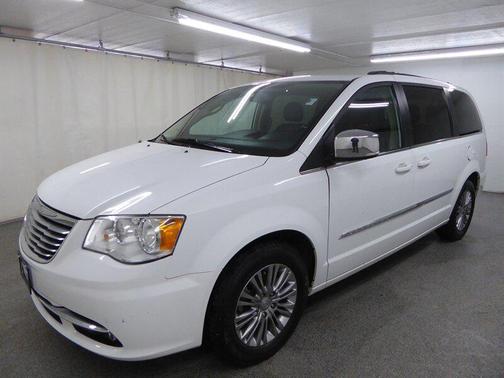 2015 Chrysler Town & Country Touring-L