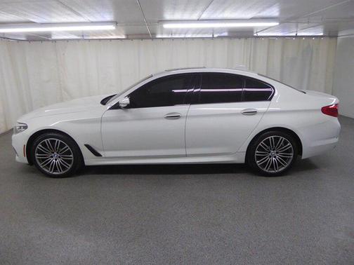 Black 2018 BMW 530 xDrive