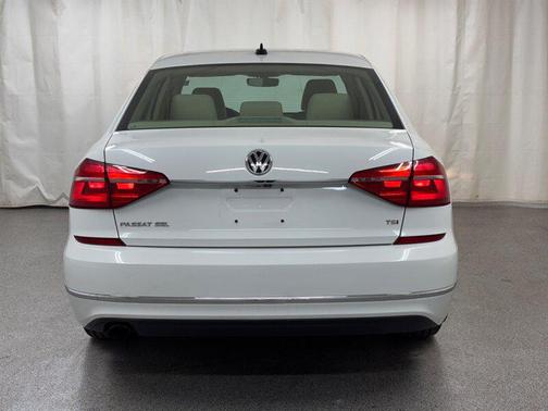 2016 Volkswagen Passat 1.8T SEL