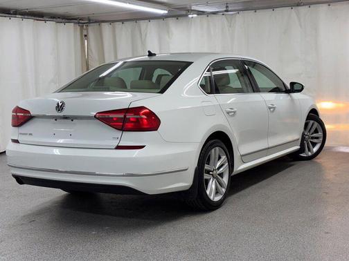 2016 Volkswagen Passat 1.8T SEL