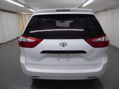 2016 Toyota Sienna L