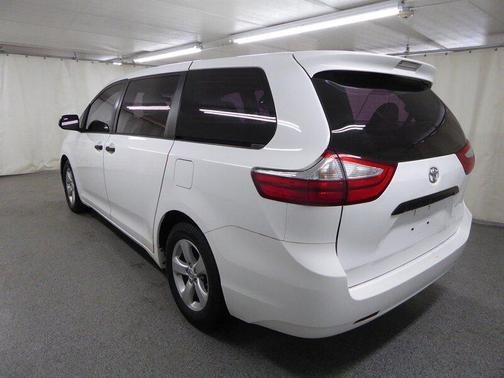2016 Toyota Sienna L
