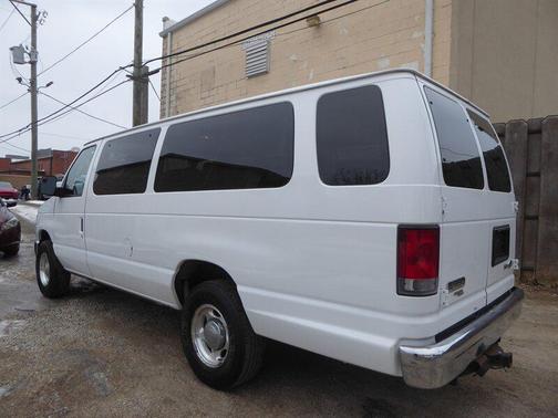 2011 Ford E350 Super Duty XL