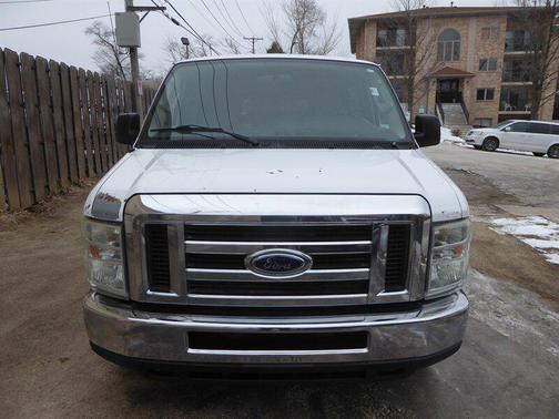 2011 Ford E350 Super Duty XL
