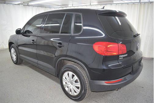 Deep Black Pearl 2017 Volkswagen Tiguan 2.0T S