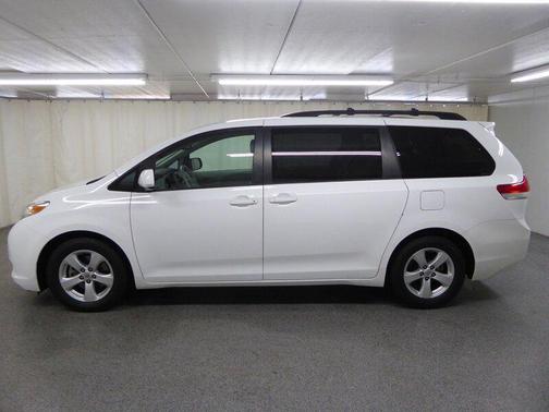 2014 Toyota Sienna LE