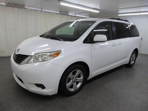 2014 Toyota Sienna LE