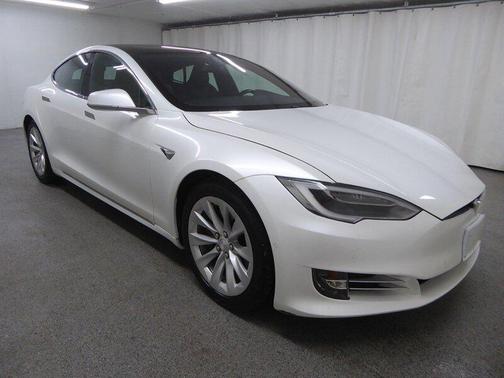 Pearl White Multi-Coat 2018 Tesla Model S 75D