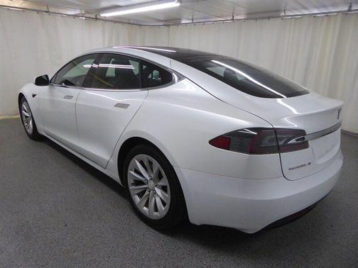 Pearl White Multi-Coat 2018 Tesla Model S 75D