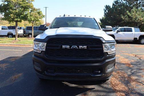 Bright White Clearcoat 2022 RAM 2500 Tradesman Crew Cab 4x4 6'4' Box