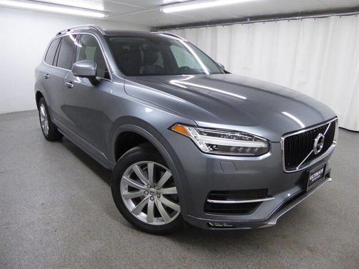 2016 Volvo XC90 T6 Momentum