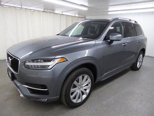 2016 Volvo XC90 T6 Momentum