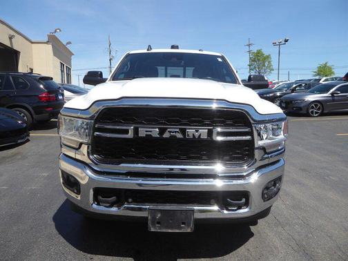 Bright White Clearcoat 2022 RAM 2500 Tradesman Crew Cab 4x4 8' Box