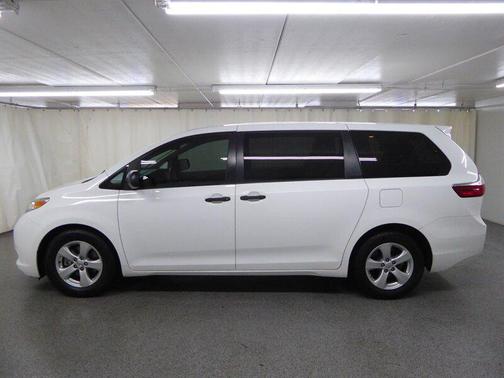 2016 Toyota Sienna L