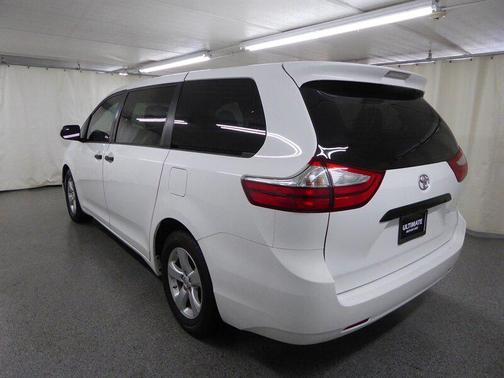 2016 Toyota Sienna L
