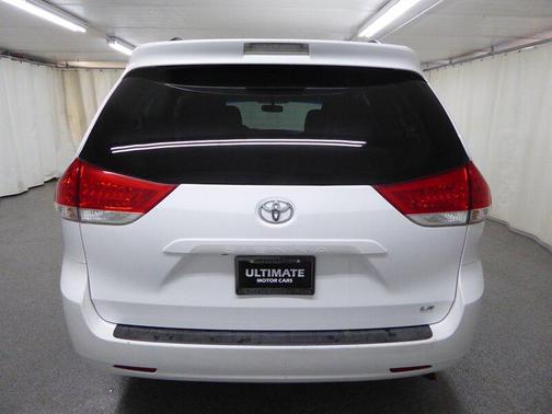 2014 Toyota Sienna LE