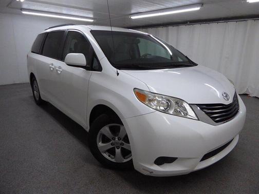2014 Toyota Sienna LE