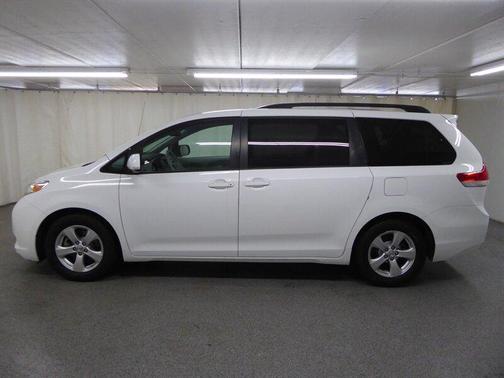 2014 Toyota Sienna LE