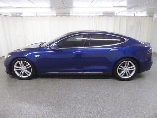 Deep Blue Metallic 2015 Tesla Model S 70D