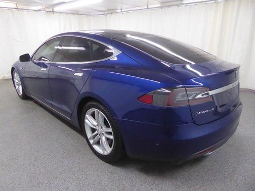 Deep Blue Metallic 2015 Tesla Model S 70D