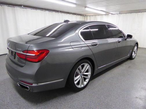 2016 BMW 750 i xDrive