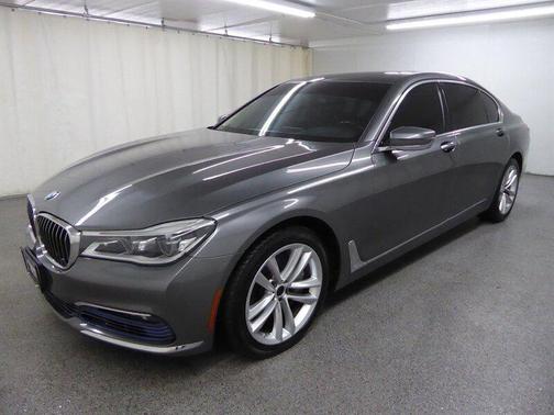 2016 BMW 750 i xDrive