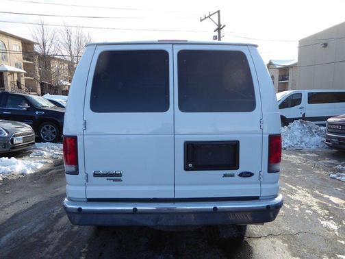 2013 Ford E350 Super Duty XL