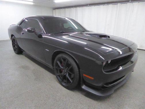 Pitch Black Clearcoat 2018 Dodge Challenger R/T