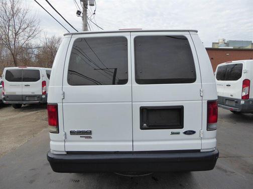 2013 Ford E350 Super Duty XL