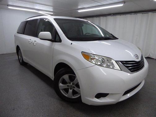 2014 Toyota Sienna LE