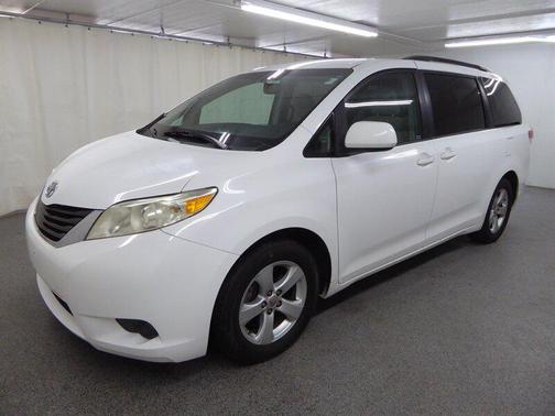 2014 Toyota Sienna LE