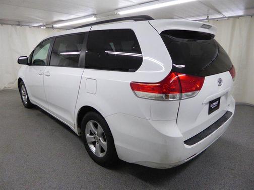 2014 Toyota Sienna LE