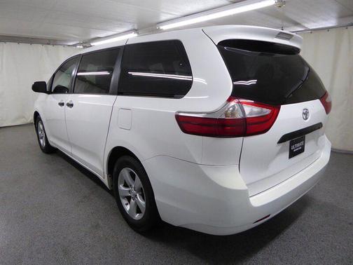 2016 Toyota Sienna L