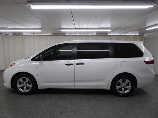 2016 Toyota Sienna L