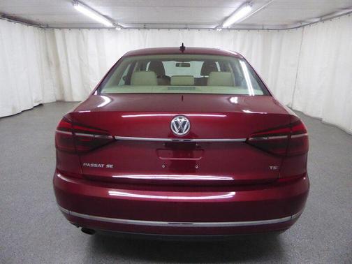 Fortana Red 2017 Volkswagen Passat 1.8T SE