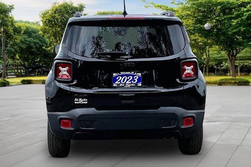Black Clearcoat 2023 Jeep Renegade LATITUDE
