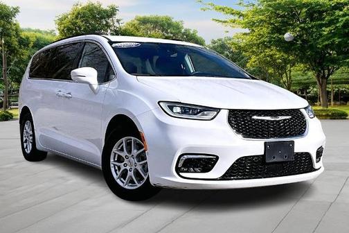 Bright White Clearcoat 2022 Chrysler Pacifica TOURING L