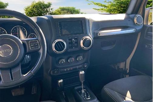 2017 Jeep Wrangler Unlimited SAHARA