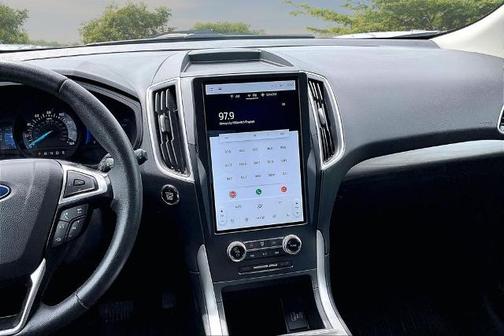 ICONIC SILVER 2024 Ford Edge SEL