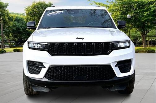 2024 Jeep Grand Cherokee LAREDO