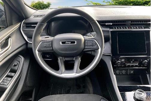 2024 Jeep Grand Cherokee LAREDO