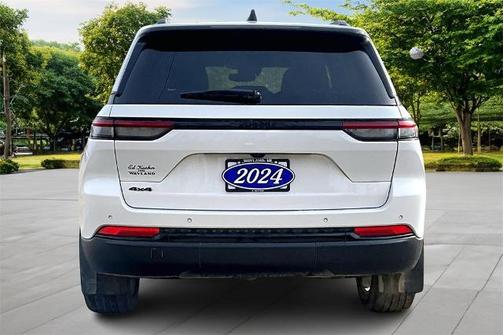 2024 Jeep Grand Cherokee LAREDO